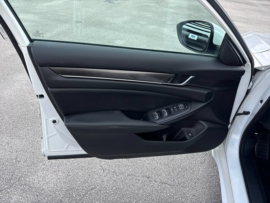 Used 2019 Honda Accord Sport image 12
