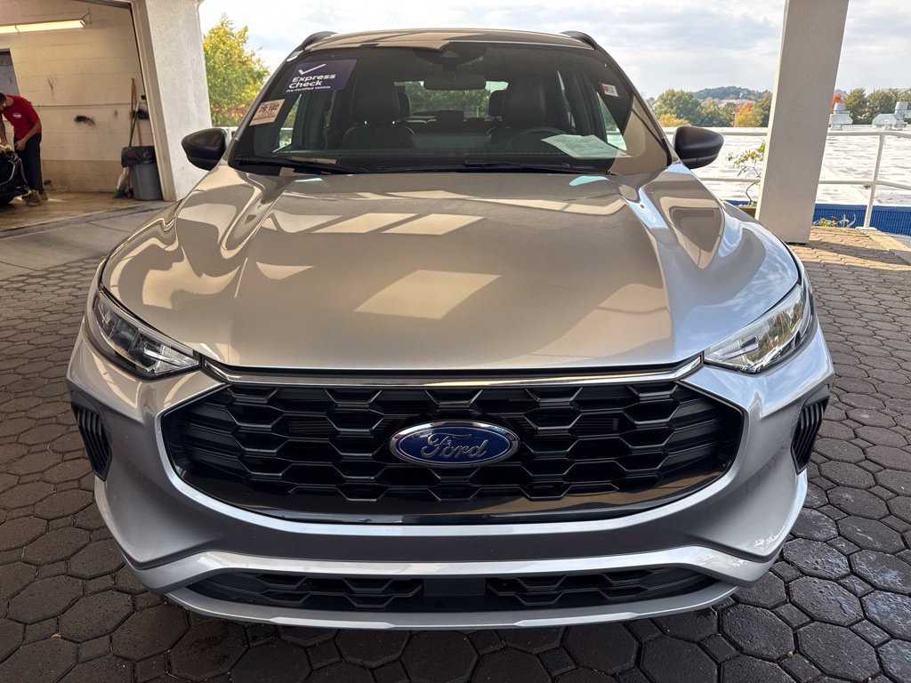 Certified 2023 Ford Escape ST-Line w/ Tech Pack #1 AWD/4WD image 2
