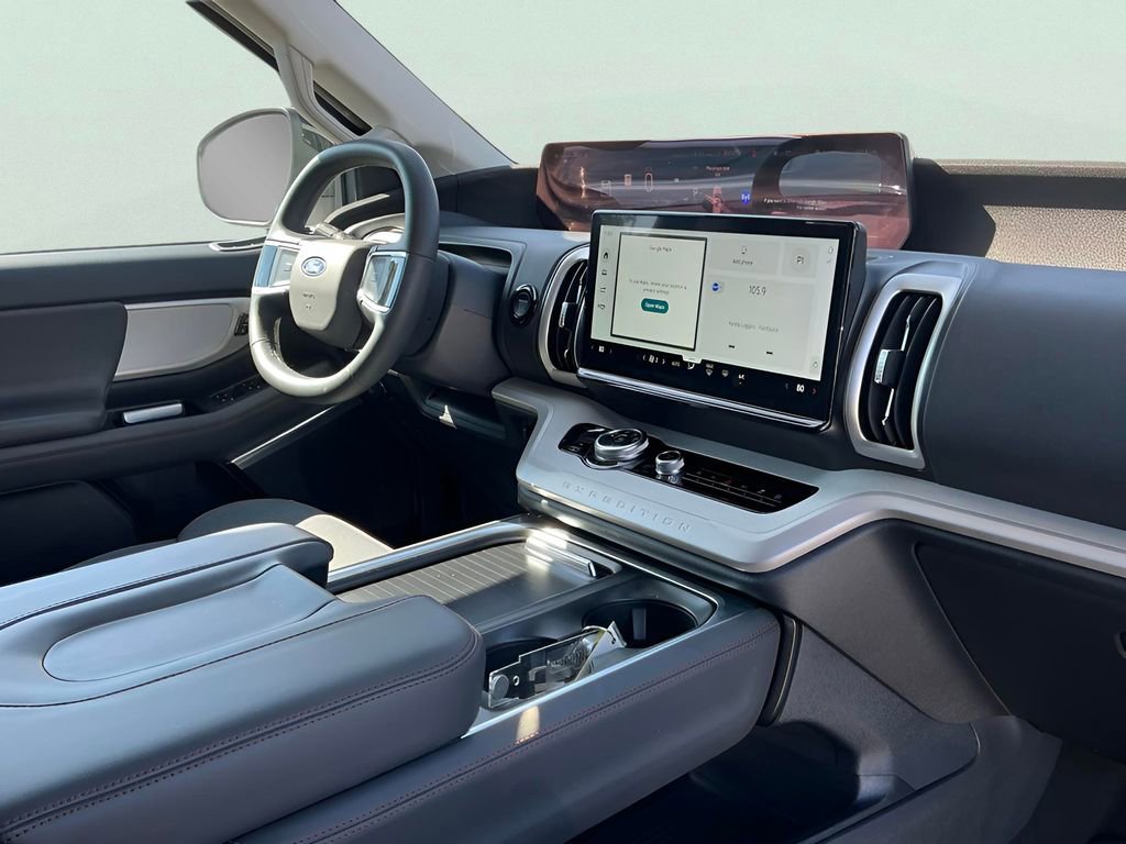 Certified 2025 Ford Expedition Active AWD/4WD image 15