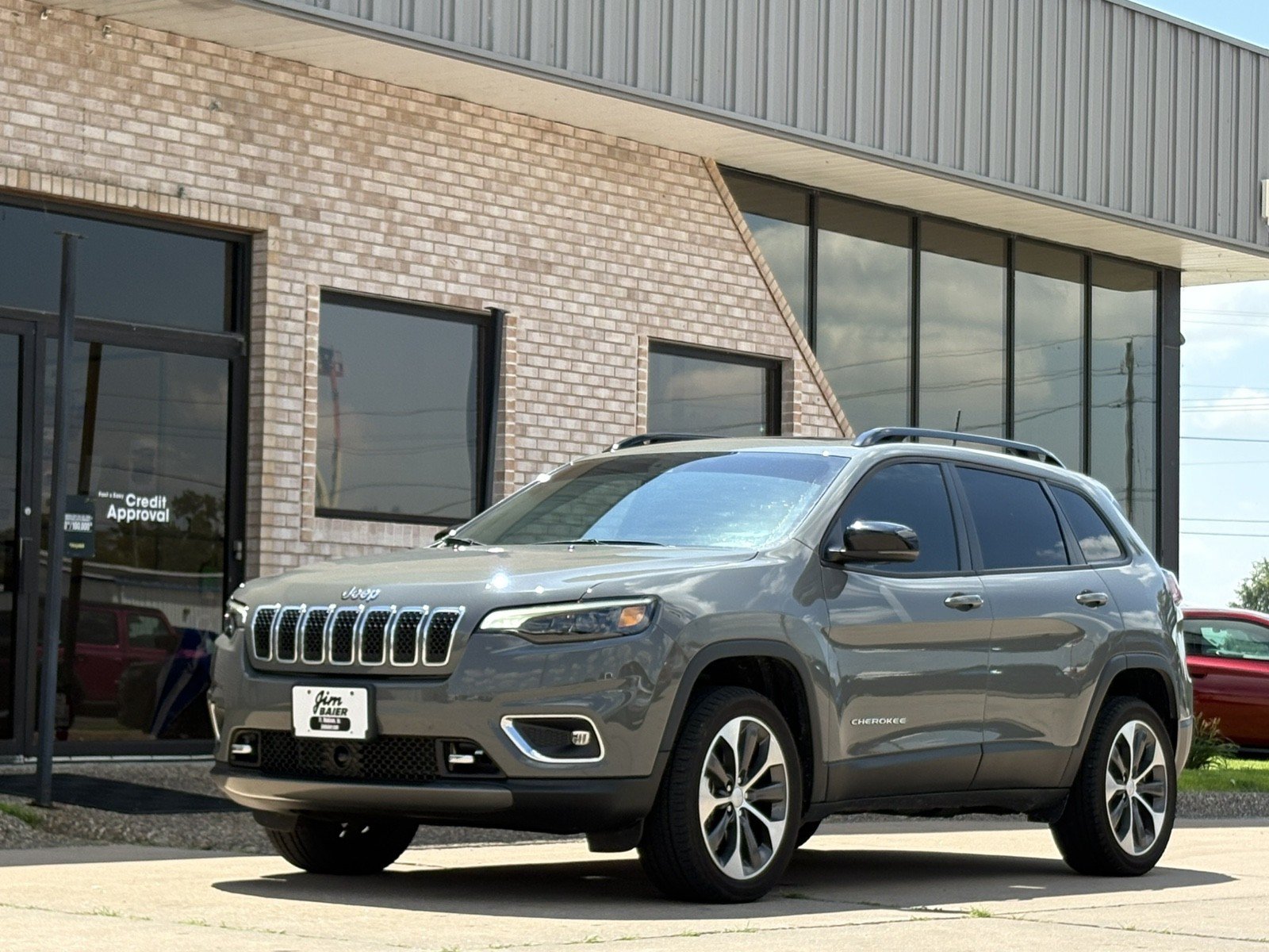 Used 2022 Jeep Cherokee Limited w/ Elite Package AWD/4WD image 1