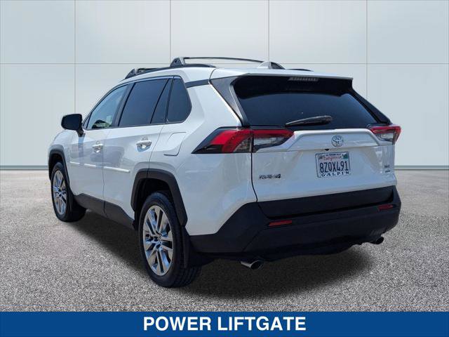 Used 2022 Toyota RAV4 XLE Premium w/ Carpet Mat Package (TMS) AWD/4WD image 3