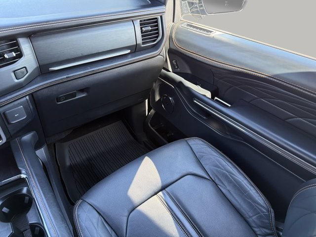 Certified 2023 Ford Expedition Platinum RWD image 17