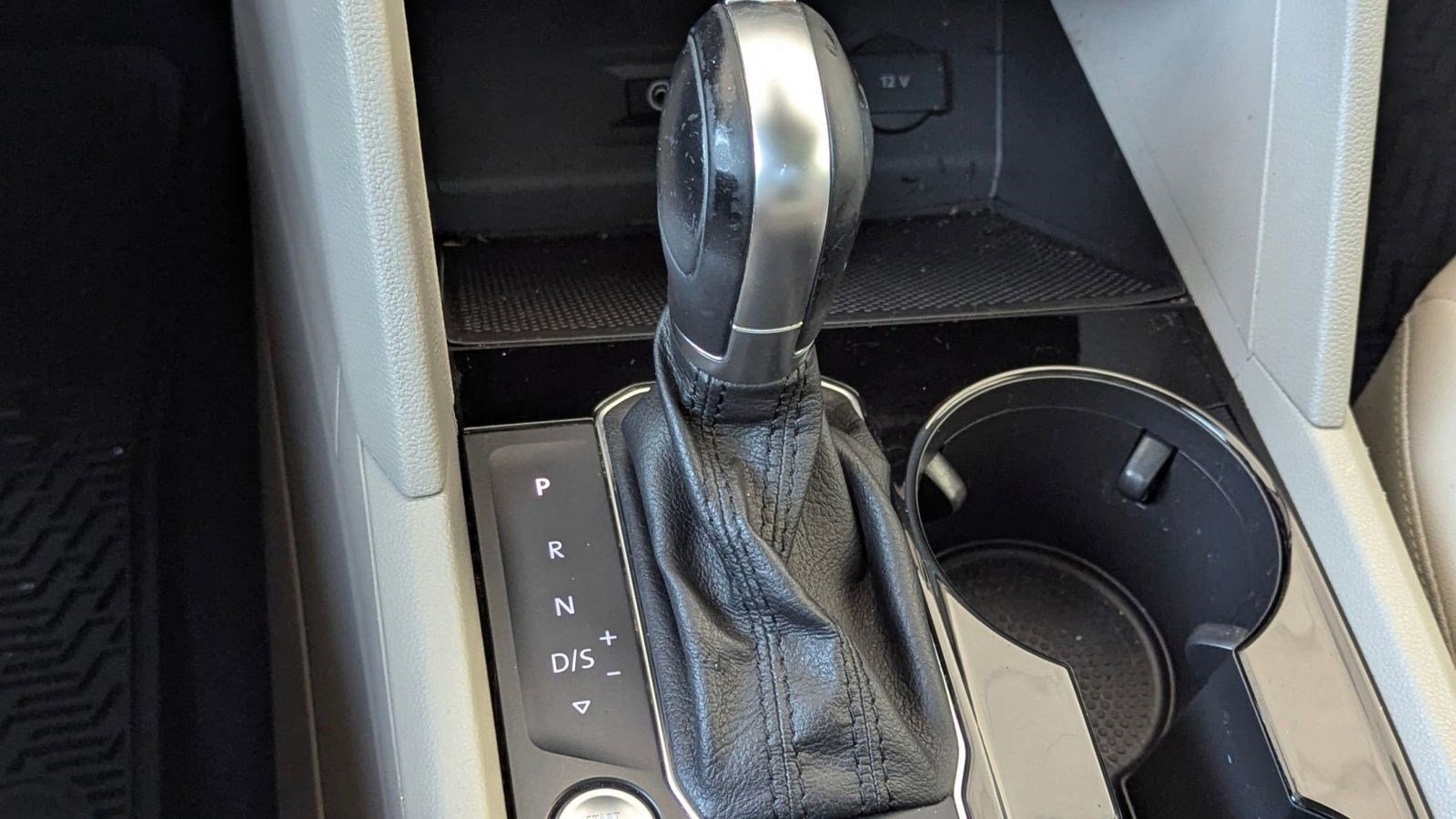 Used 2018 Volkswagen Atlas SEL w/ R-Line Package image 17