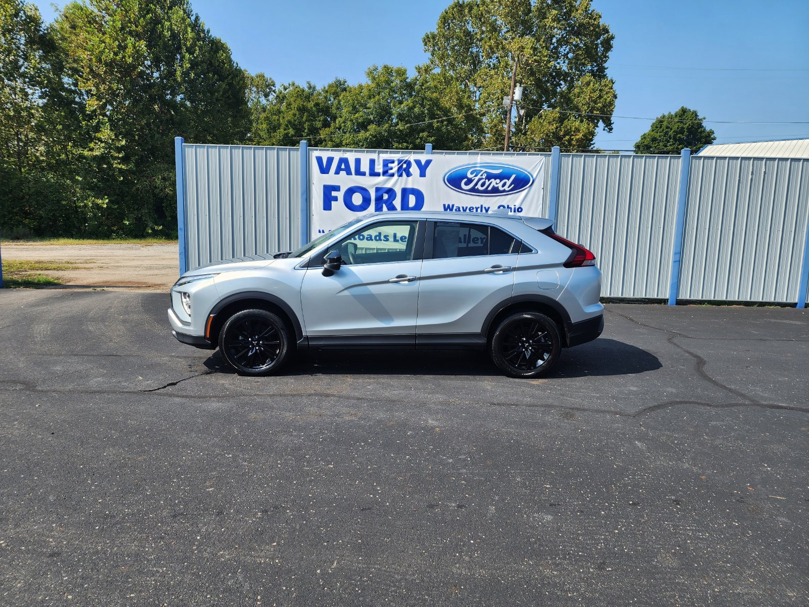 Used 2024 Mitsubishi Eclipse Cross LE AWD/4WD image 2