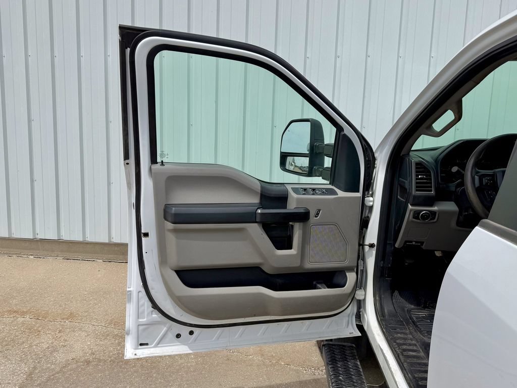 Certified 2019 Ford F550 4x4 Crew Cab Super Duty image 14
