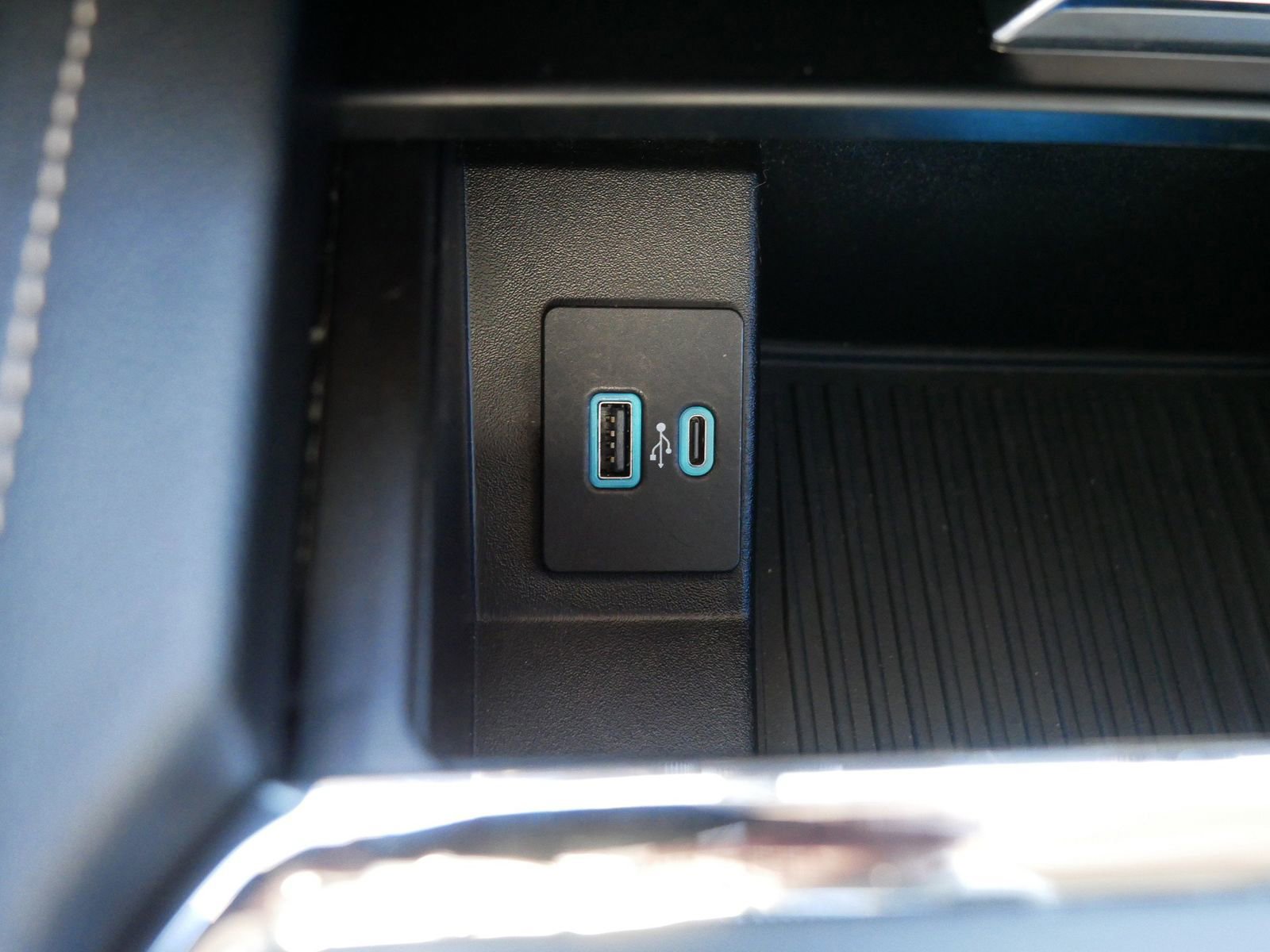 Certified 2024 Ford Expedition XLT image 29