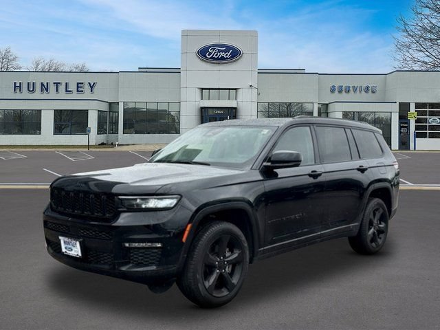 Used 2023 Jeep Grand Cherokee L Limited w/ Black Appearance Package AWD/4WD video 1