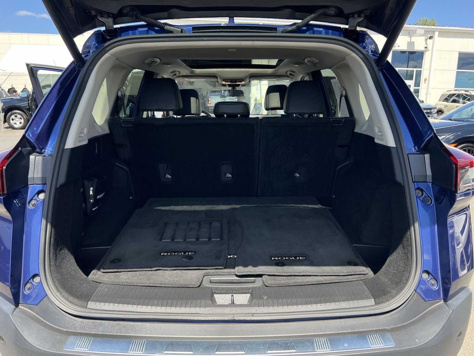 Used 2023 Nissan Rogue SV w/ SV Premium B Package AWD/4WD image 33