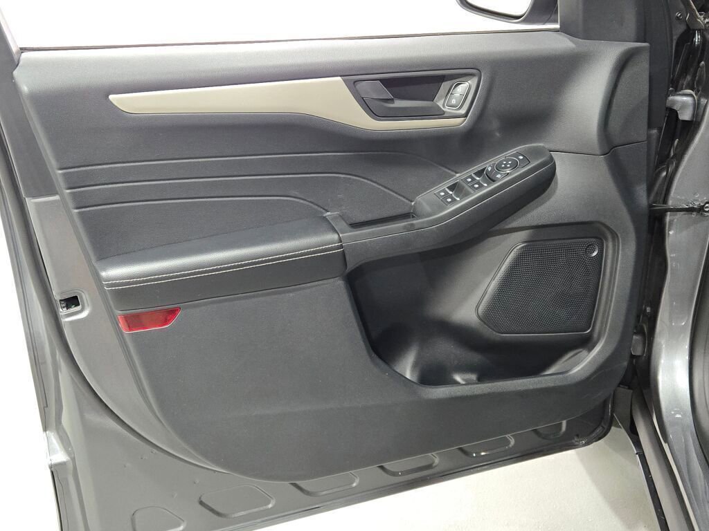 Certified 2022 Ford Escape SE w/ Convenience Package image 24