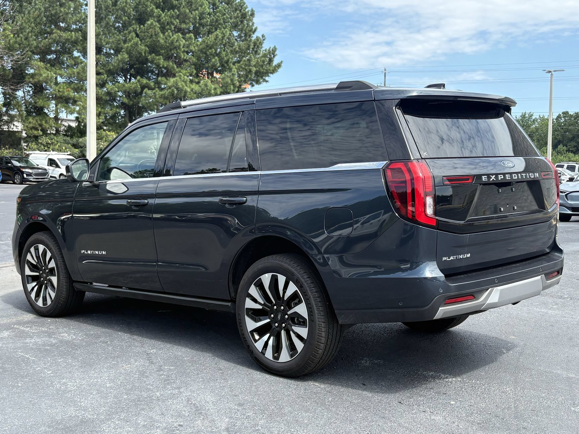 Certified 2025 Ford Expedition Platinum w/ Driver's Package AWD/4WD image 20