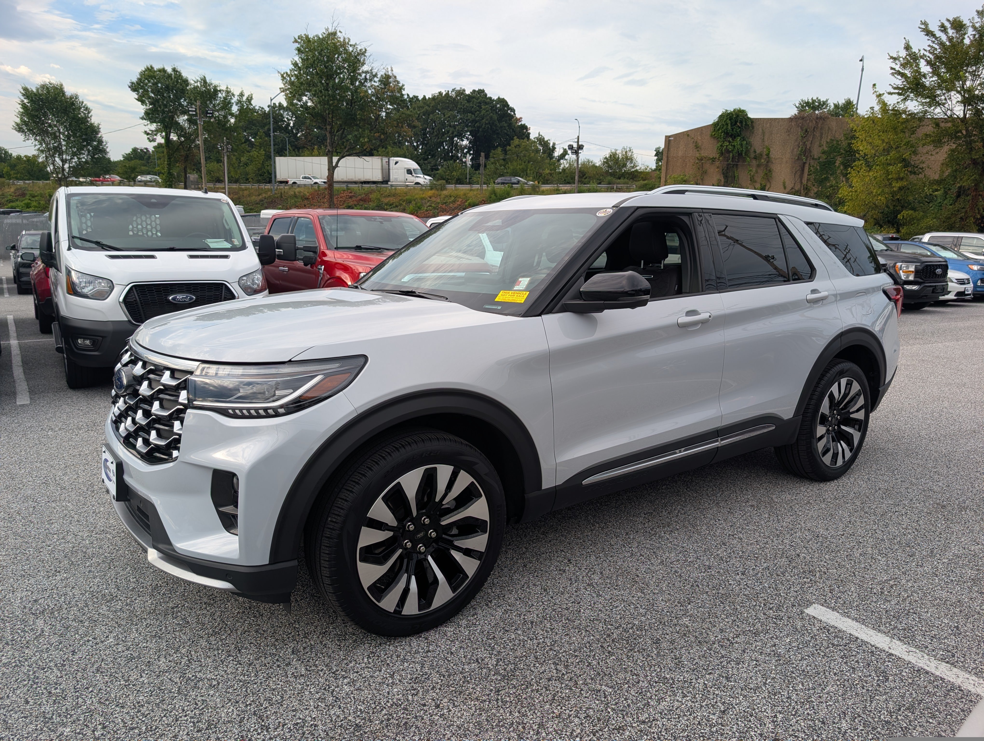 Certified 2025 Ford Explorer Platinum w/ LUX Leather Package AWD/4WD image 2