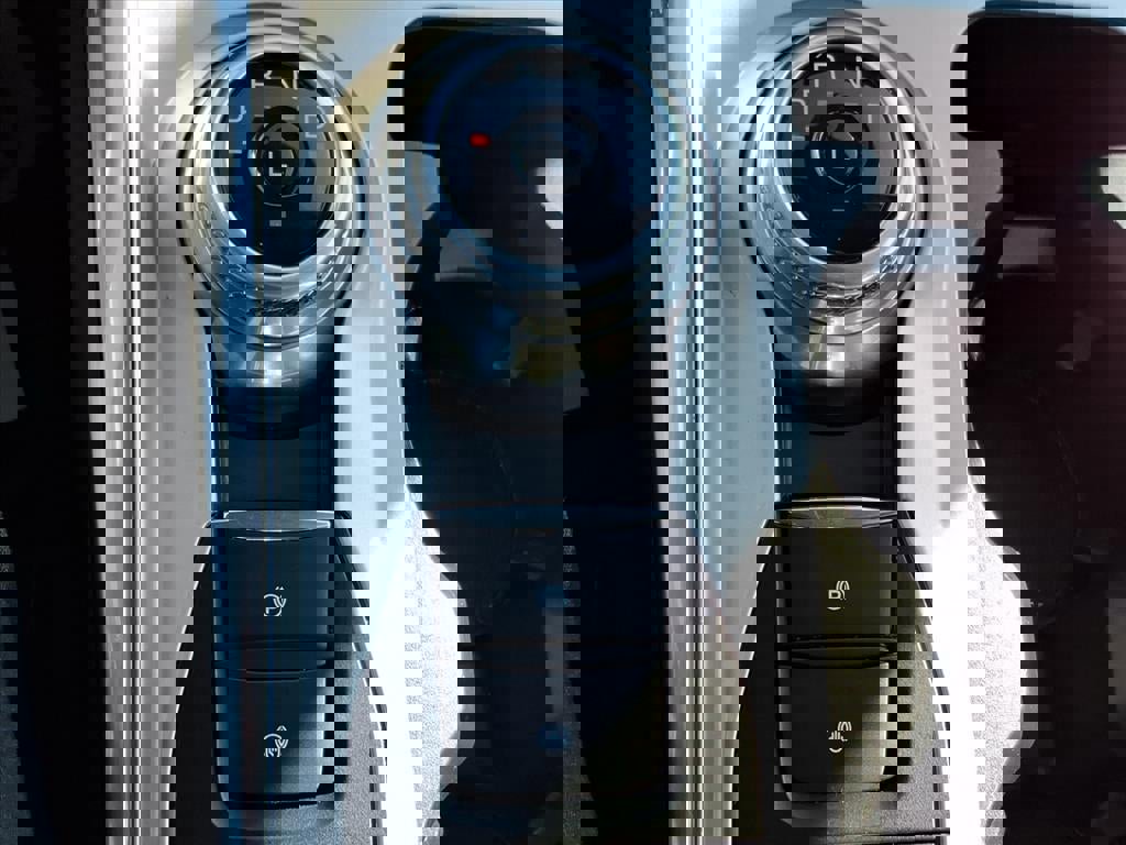 Certified 2022 Ford Explorer XLT w/ Equipment Group 202A image 19