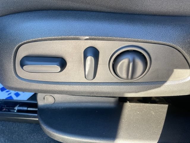 Used 2023 Chevrolet Equinox LT FWD image 17