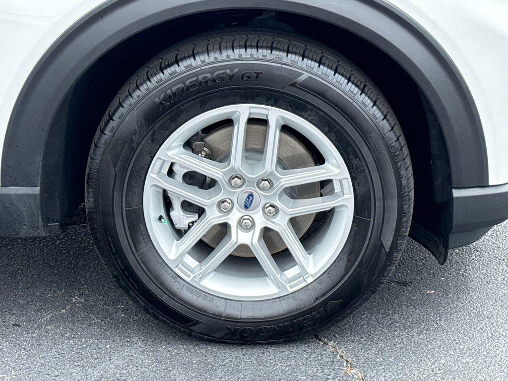 Certified 2026 Ford Explorer Active RWD image 12