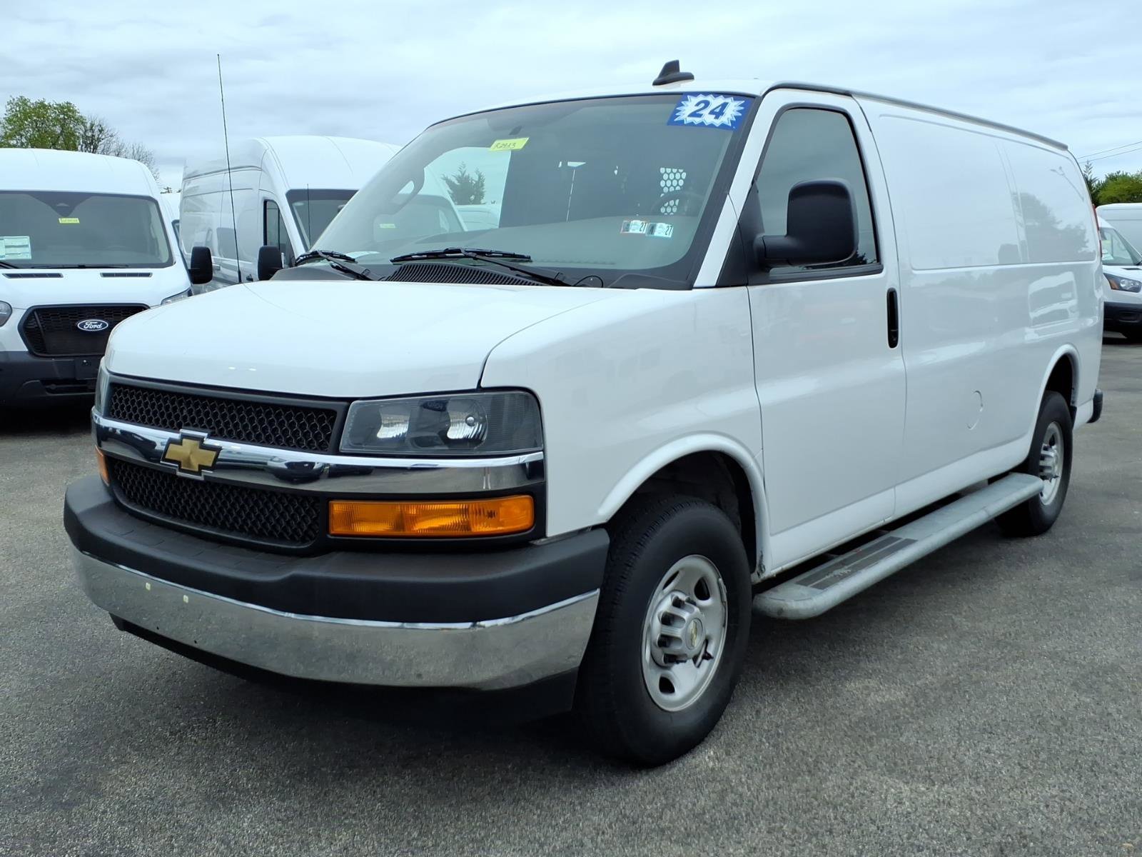 Used 2024 Chevrolet Express 2500 w/ Driver Convenience Package RWD image 7