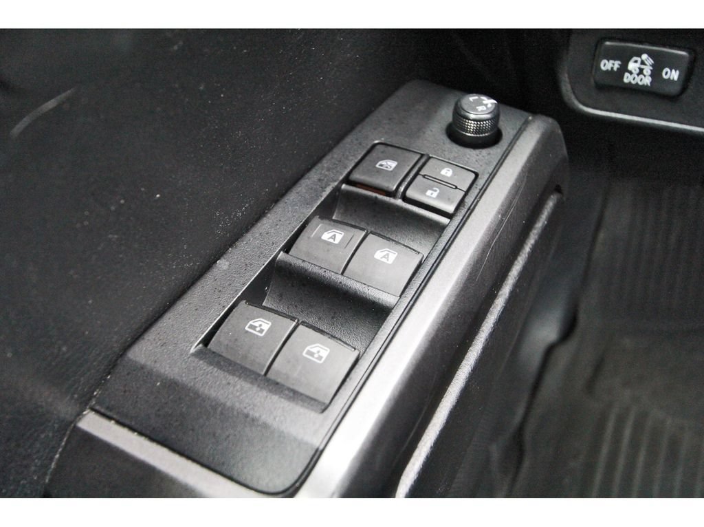 Used 2021 Toyota Tacoma TRD Off-Road AWD/4WD image 21