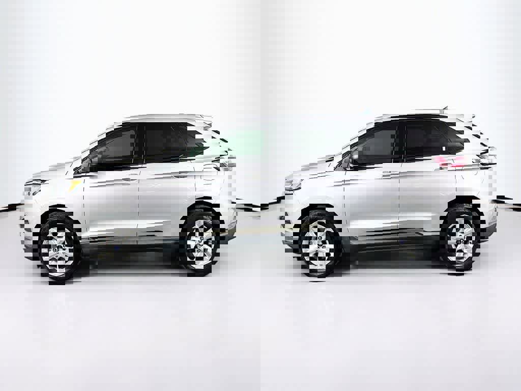 Certified 2019 Ford Edge SE image 2