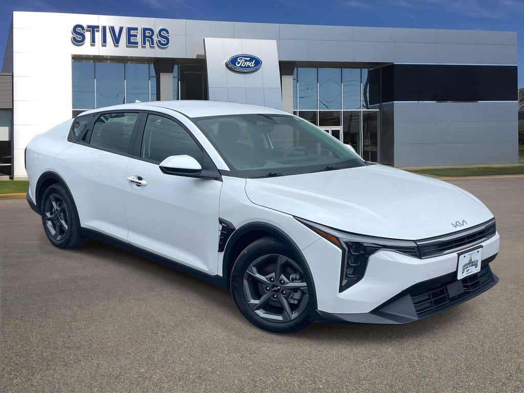 Used 2025 Kia K4 FWD image 1
