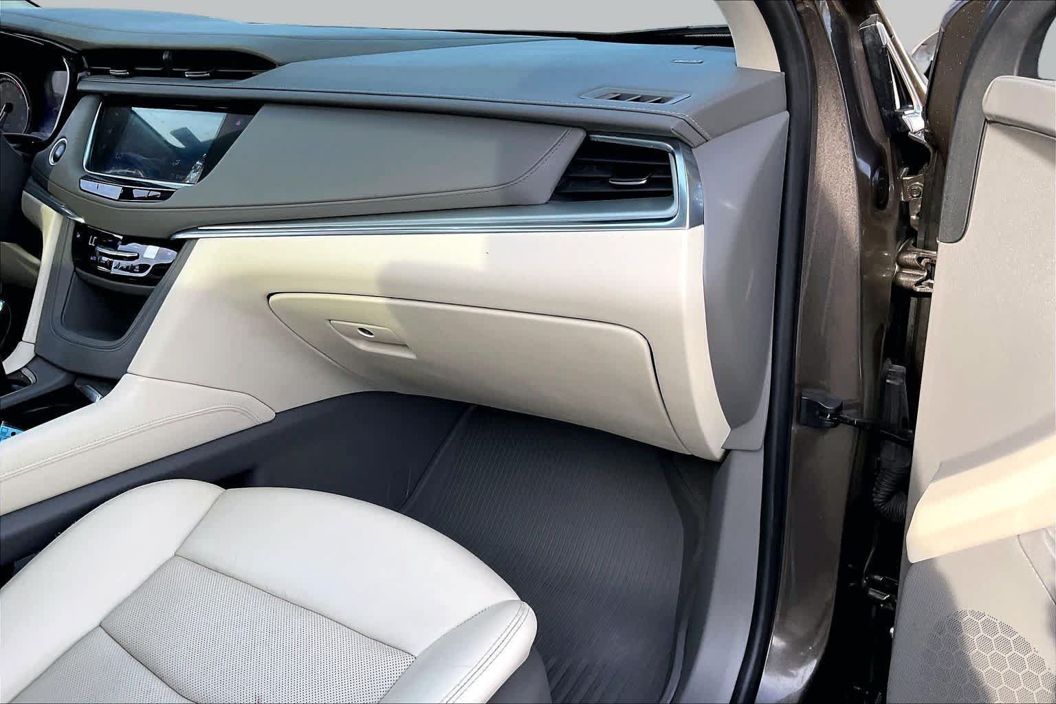 Used 2020 Cadillac XT5 Premium Luxury FWD image 17