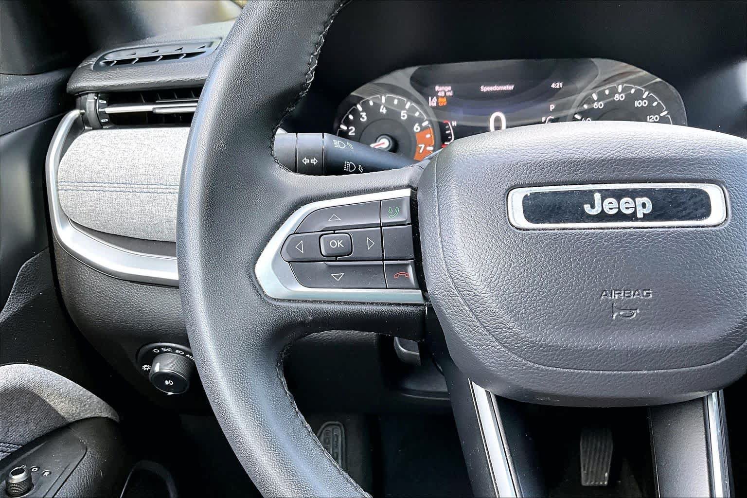 Used 2024 Jeep Compass Latitude AWD/4WD image 24