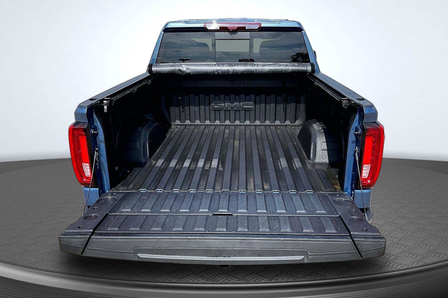 Used 2025 GMC Sierra 1500 Denali w/ Technology Package AWD/4WD image 5