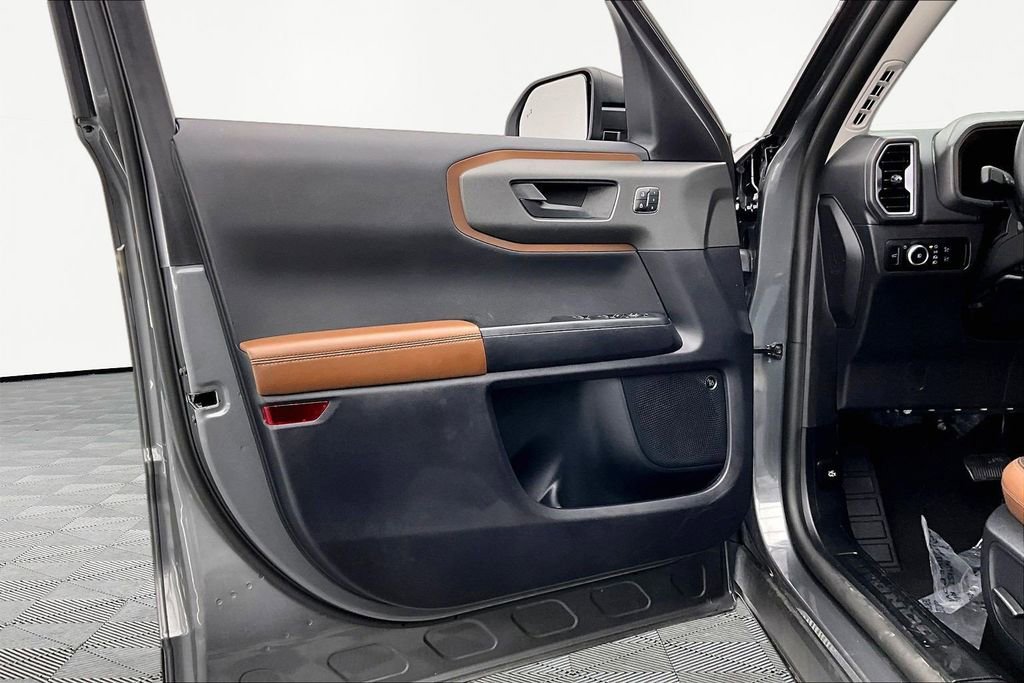 Certified 2025 Ford Bronco Sport Outer Banks w/ Outer Banks Tech Package+ AWD/4WD image 23