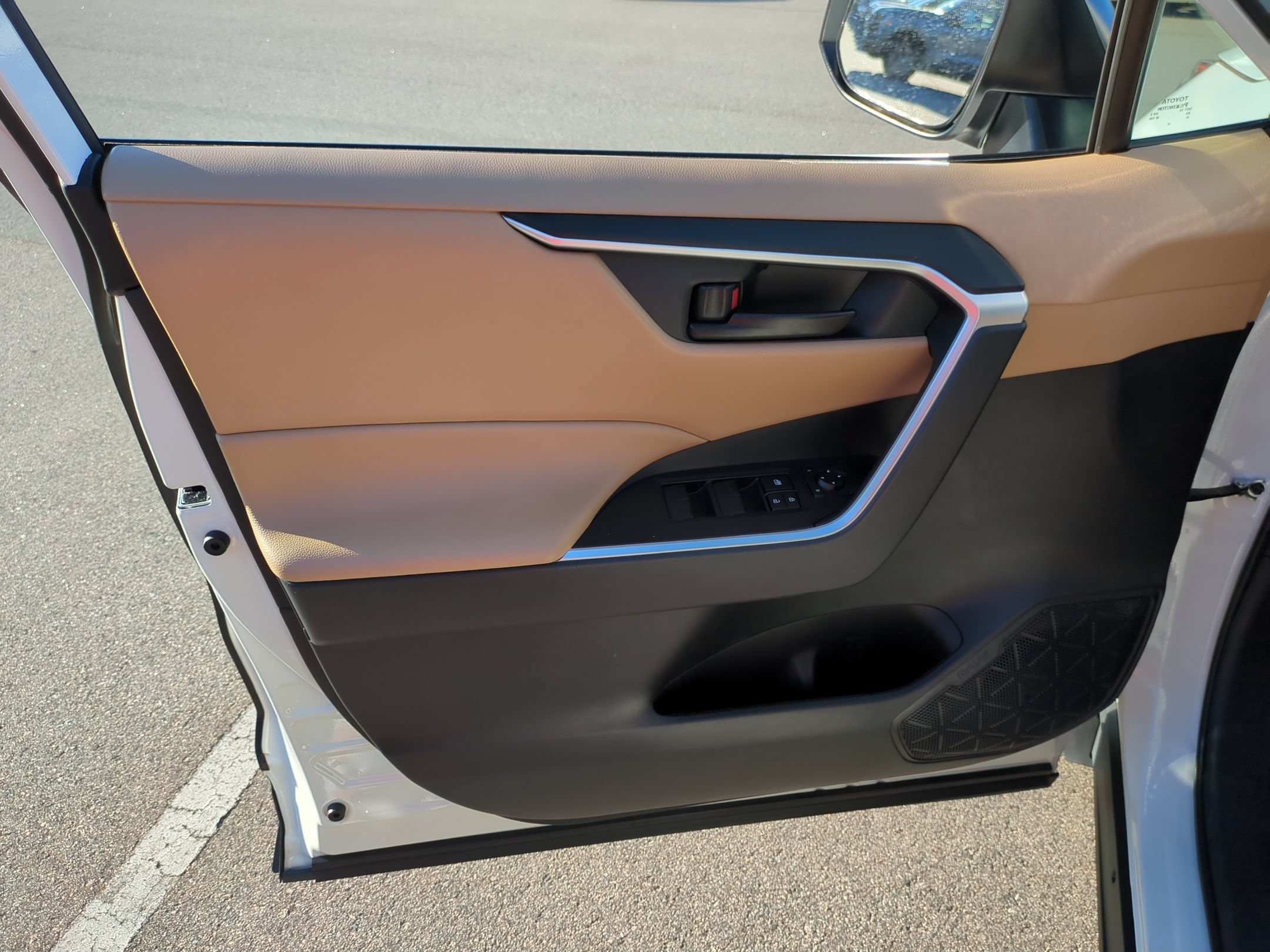Used 2024 Toyota RAV4 LE FWD image 14