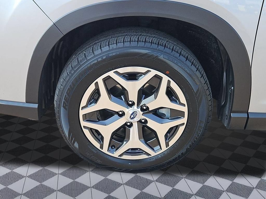 Used 2023 Subaru Forester Premium AWD/4WD image 36