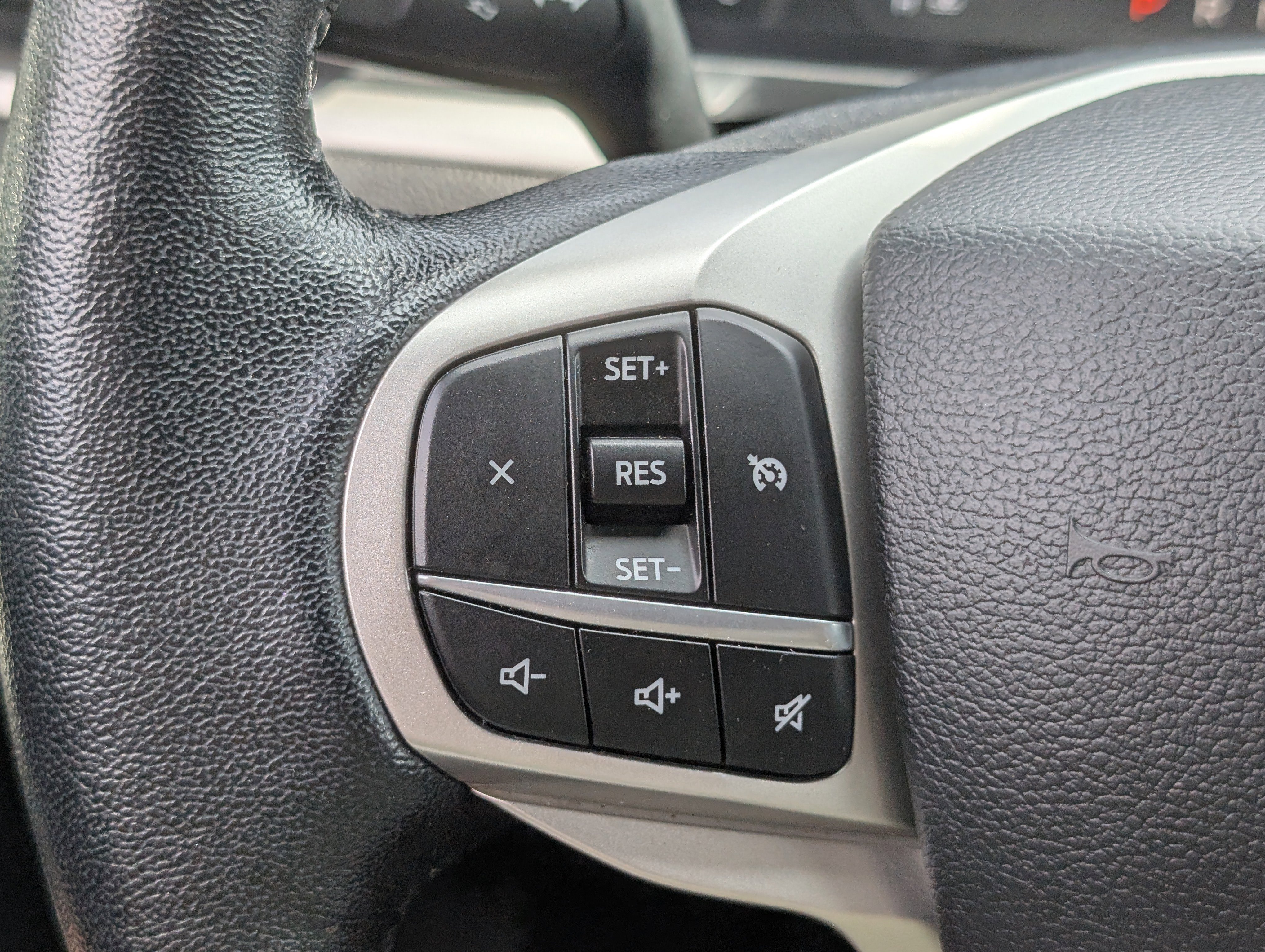 Certified 2022 Ford Explorer XLT w/ Equipment Group 202A image 26