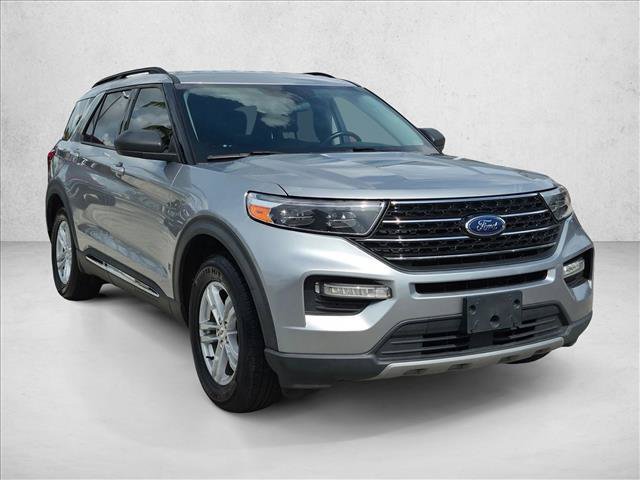 Certified 2021 Ford Explorer XLT w/ Equipment Group 202A RWD image 3
