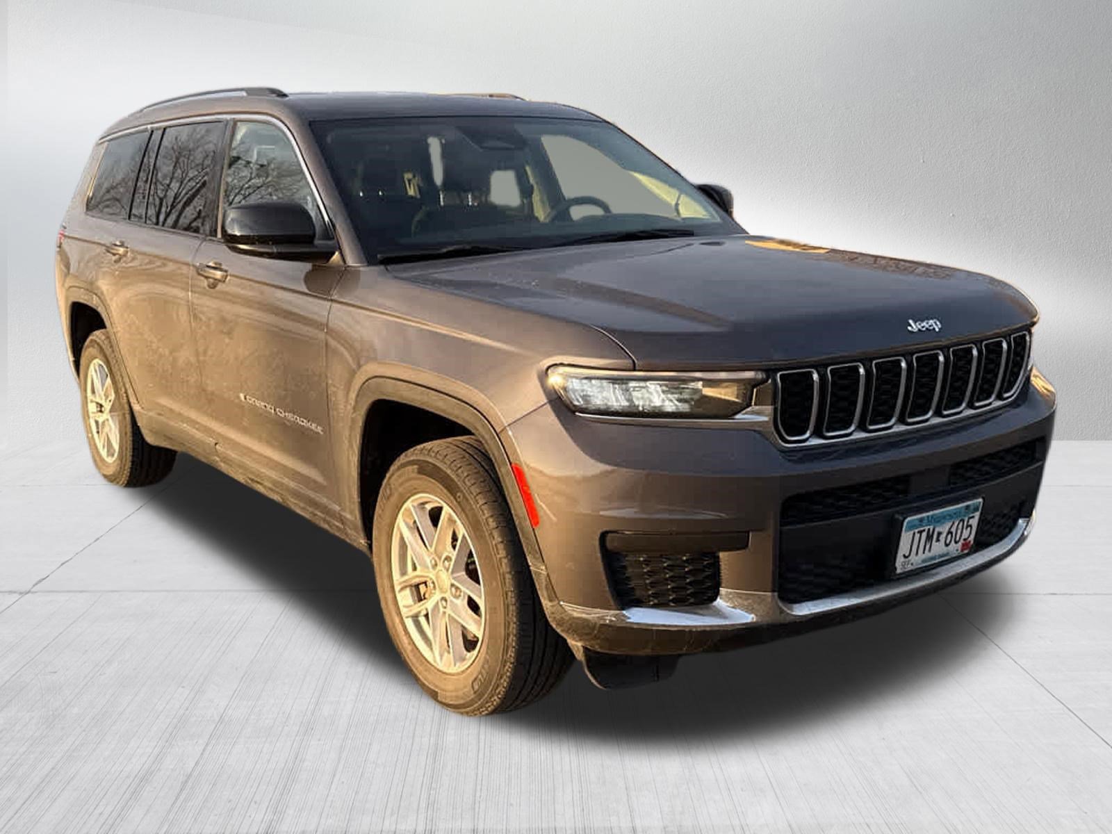 Used 2023 Jeep Grand Cherokee L Laredo image 11