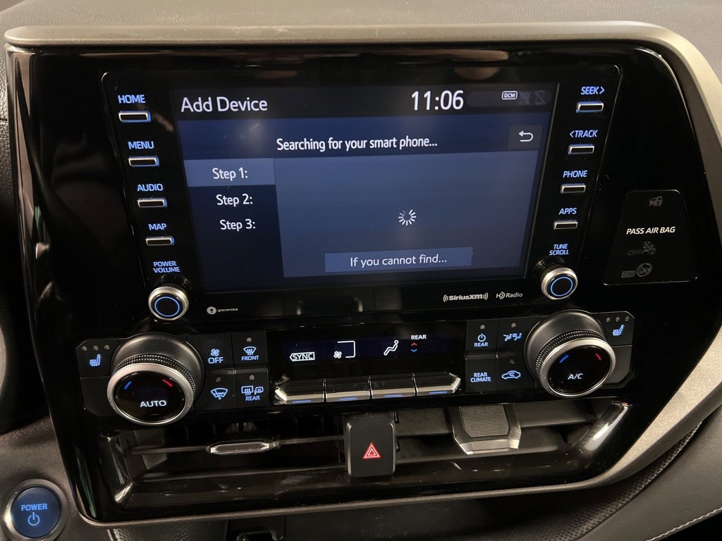 Used 2021 Toyota Highlander XLE image 10