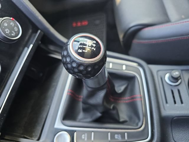 Used 2020 Volkswagen GTI SE FWD image 19