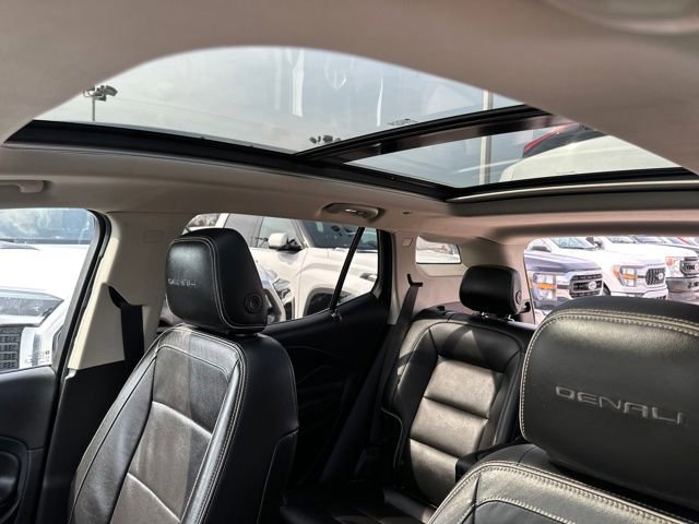 Used 2020 GMC Terrain Denali w/ Denali Premium Package AWD/4WD image 39