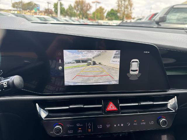 Used 2023 Kia Niro EX Touring FWD image 13