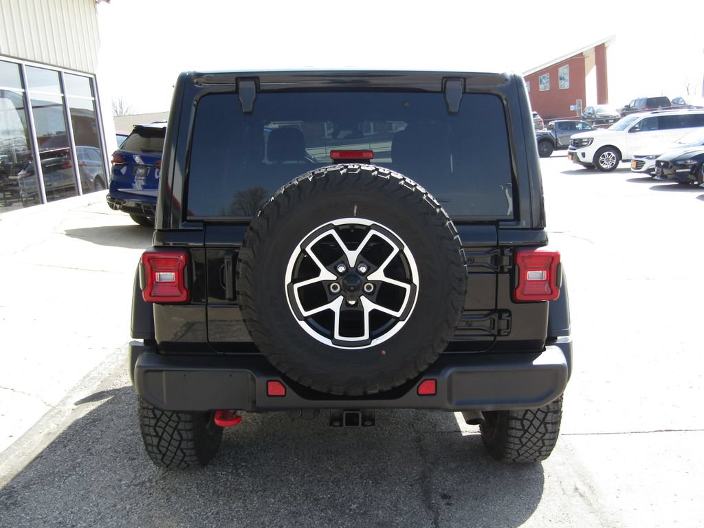 Used 2025 Jeep Wrangler Unlimited Rubicon w/ Convenience Group AWD/4WD image 4