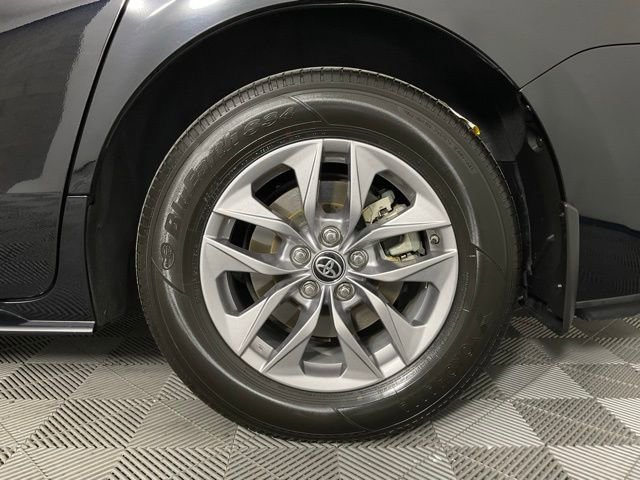 Used 2024 Toyota Sienna XLE image 10