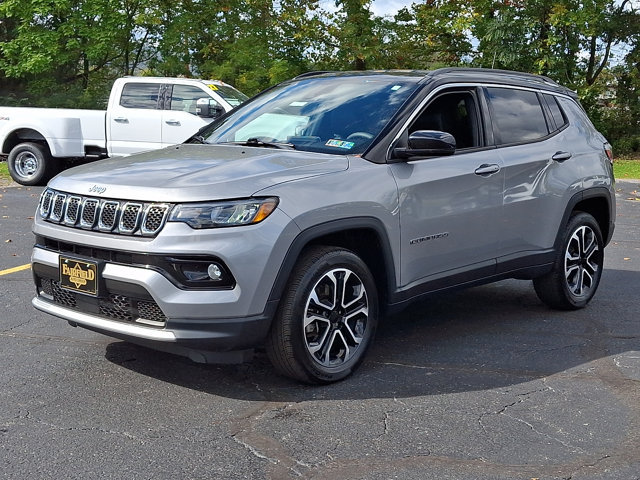 Used 2023 Jeep Compass Limited AWD/4WD image 3