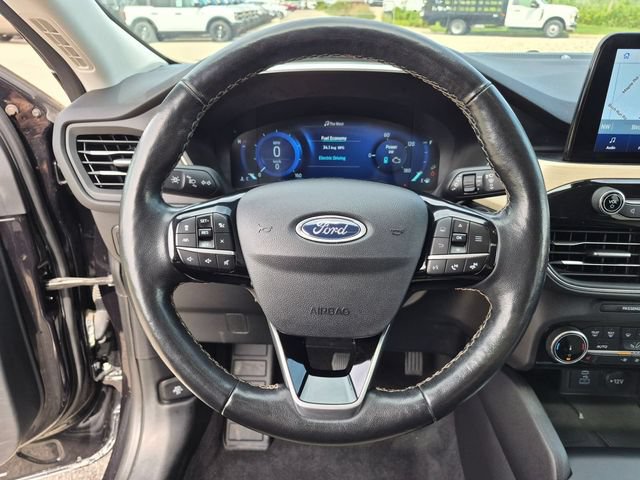 Certified 2022 Ford Escape Titanium w/ Titanium Elite Package AWD/4WD image 19