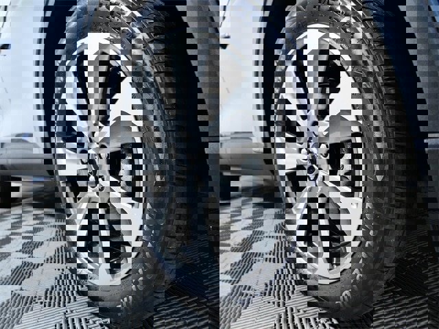 Certified 2023 Ford Escape Platinum image 2