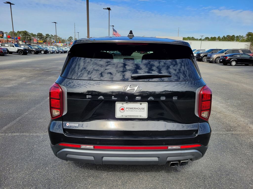 Used 2023 Hyundai Palisade SE image 4