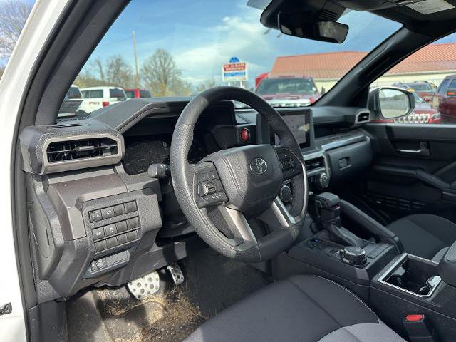 Used 2025 Toyota Tacoma TRD Sport AWD/4WD image 18