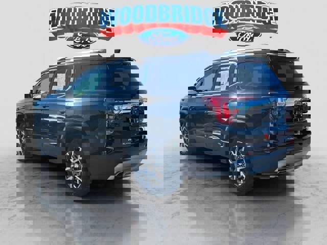 Used 2022 GMC Acadia SLT w/ Technology Package image 6