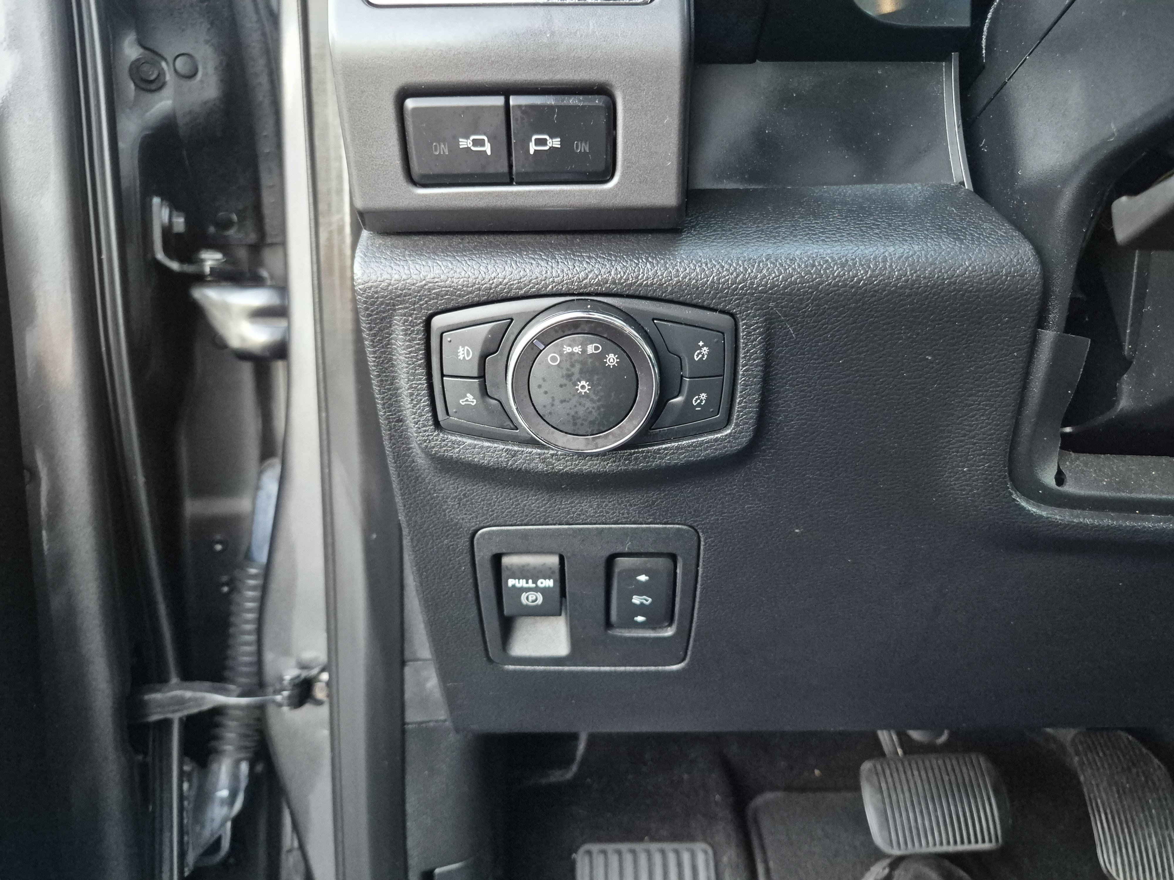 Certified 2019 Ford F150 XLT w/ Equipment Group 302A Luxury AWD/4WD image 21