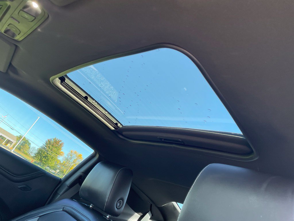 Used 2022 Chevrolet Camaro SS w/ Design Package 3 RWD image 10