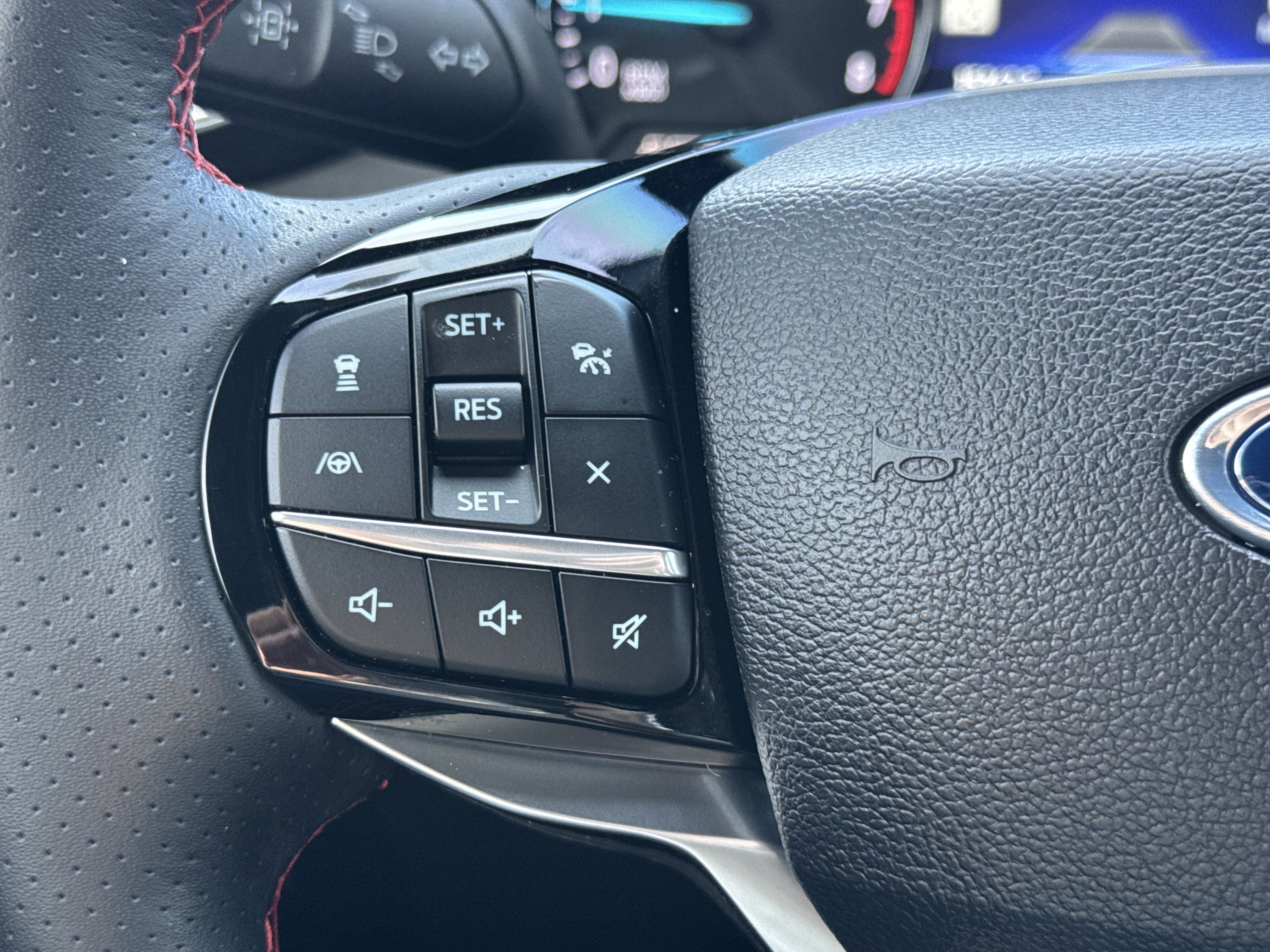 Certified 2024 Ford Explorer ST-Line w/ Class IV Trailer Tow Package image 16