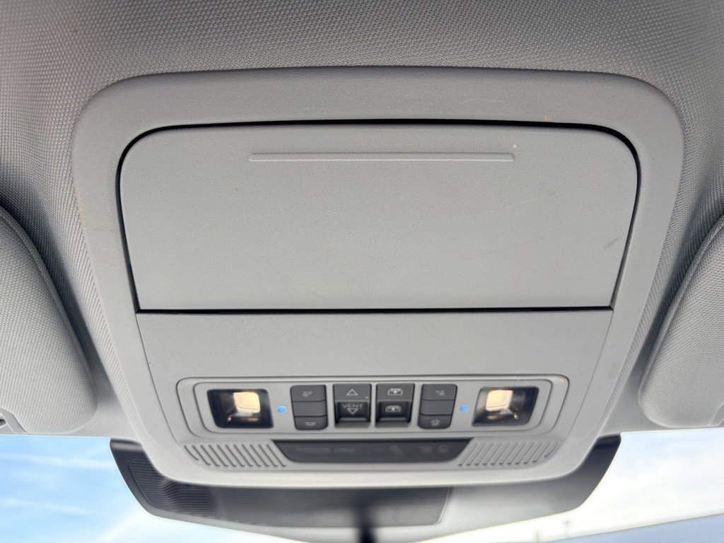 Certified 2021 Ford Explorer XLT w/ Equipment Group 202A image 17