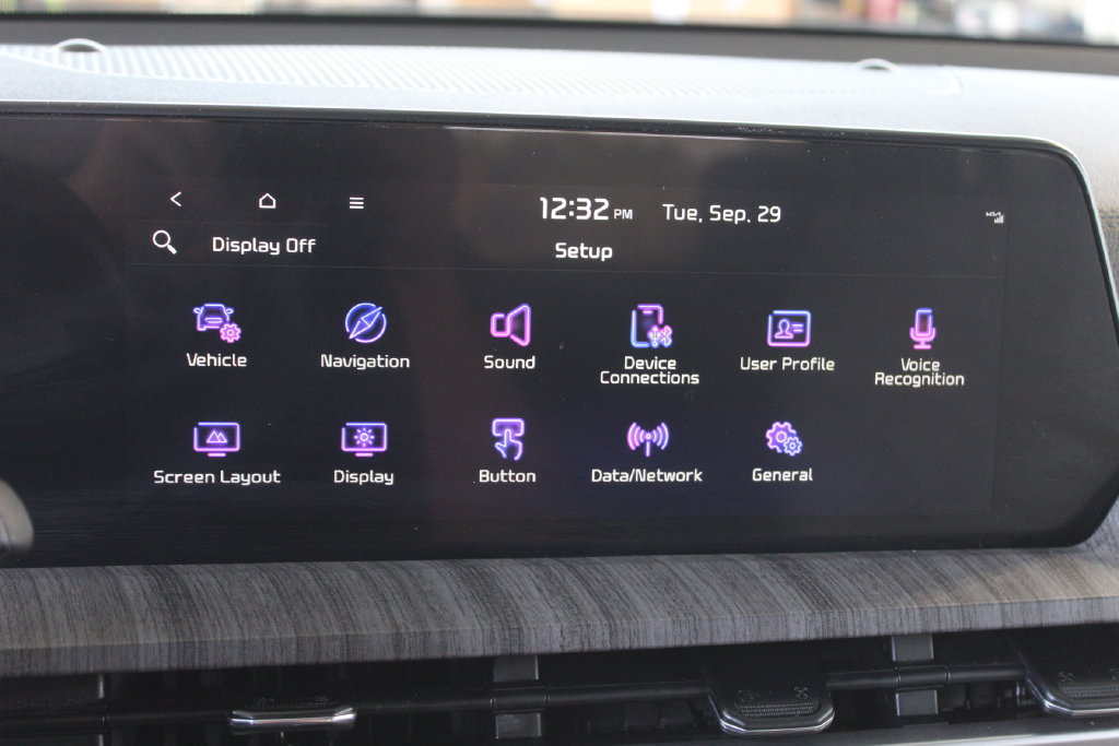 Used 2023 Kia Telluride EX w/ EX Captain's Chair Package FWD image 17