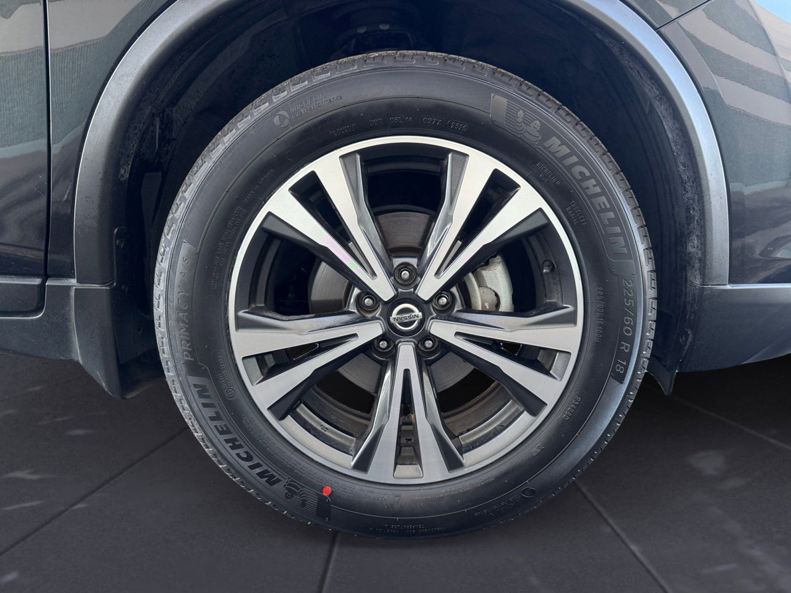 Used 2019 Nissan Rogue SV w/ Premium Package image 14