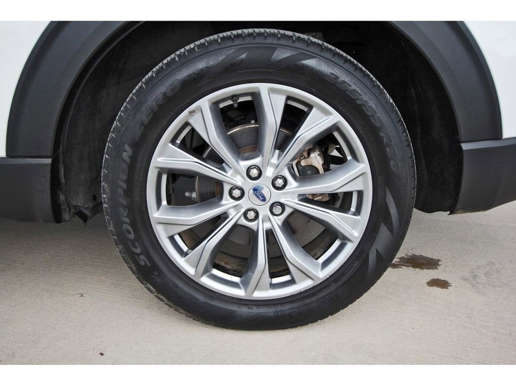 Certified 2022 Ford Explorer XLT w/ Equipment Group 202A image 30